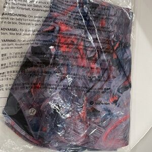 Lululemon Hotty SHORTS  High-Rise Short 2.5" Atmospheric Purple Navy Size 6 nwt